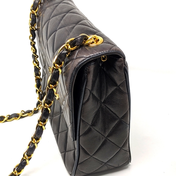 🎉HP🎉CHANEL Black Bag Quilted Flap Bag Vintage - Picture 13 of 16